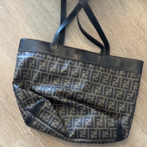 Fendi Black and Brown Logo Tote Bag - Picture 3 of 4
